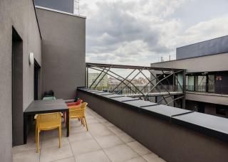 Penthouse with City View and Parking for Two - Budapest - 1