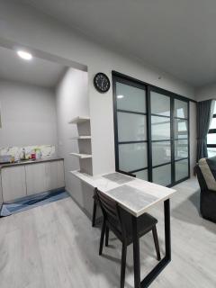 Jesselton Quay Seaview 2BR by Alya Home - 9