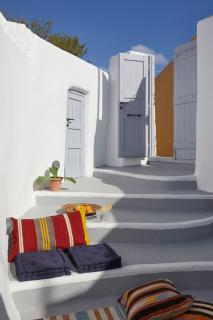 Two Cave Houses with Garden Courtyard - Megalochori - 6