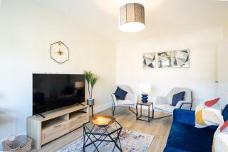 Cosy 3-Bed with shops nearby Free Wi-Fi & Parking - Newport - 7