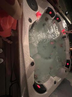 Family House with Jacuzzi - 8