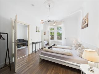 Zentrales Apartment im Westend I Küche I Balkon I für bis zu 4 Personen - Wiesbaden - 5