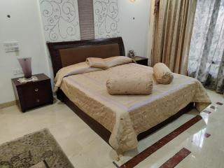 Amazing PALACE in Jaypee Greens - Greater Noida!!! - Jāmb - 5