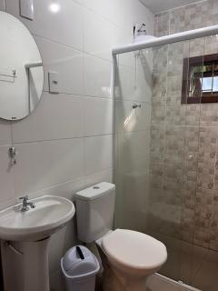 Espaço com Apartamentos Rústicos em Terreno Arborizado, Vaga de Garagem, Ar Condicionado, WiFi - Florianópolis - 7