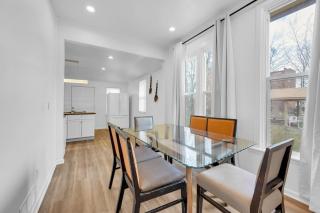Spacious 3BR Detroit Apt Sleeps 7 WiFi - Detroit - 5