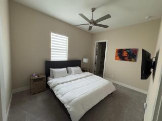 Brand New Luxury 4 bedroom heated pool home - Cape Coral - 3