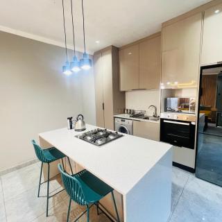 Mo's urban nest - with power backup - Sandton - 2