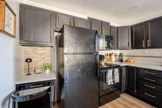 Modern 2-Bedroom Apartment in Louisville - 5