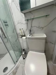 Serenity family home, close to the beach, sleep 6, long term bookings - 7