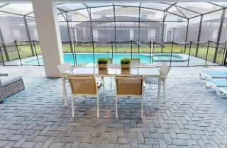 Lana Leisure - Davenport - 8
