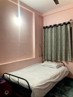 Ruby International AC Dormitory and Guest House - Nagpur - 8