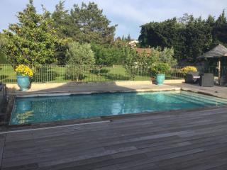 1 chambre 1 cuisine & salle d'eau privées avec piscine et jacuzzi - Eyragues - 0