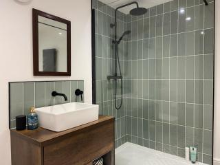 Spacious Double Apartment in Folkestone with parking - 7