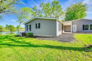 Near Hiking and Fishing Dale Home with Deck! - 0
