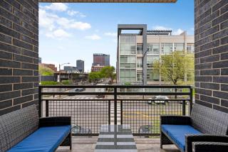 1 Free Parking Gym Balcony Sleeps 10 - 7