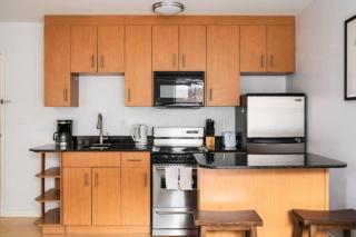 Chic Studio Ideal for Nurses - Boston - 2
