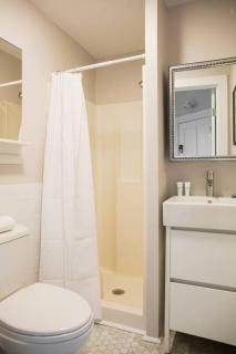 Centrally located 1bed Newbury Street - Boston - 2