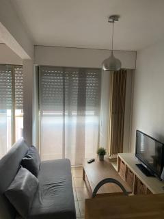 T1 résidence privée bien situé,piscine,tennis,parking - Hyères - 8