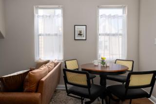Logan Square Penthouse with Parking and Patio - Chicago - 5