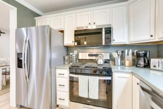 Walk to White Lake Family Home with Deck and BBQ - 5