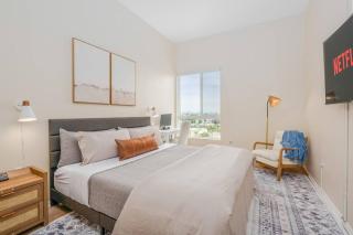 Lux N Park Penthouse King Beds Workspaces Parking - San Diego - 1