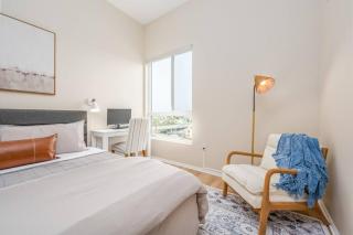 Lux N Park Penthouse King Beds Workspaces Parking - 2