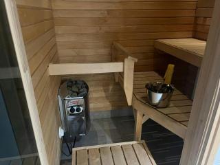 Central and Spacious Apartment for 4 - 1