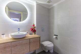 Orano - Chic 2-Bedroom Apartment in Bsalim - - 1