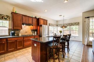 Near Cynthia Woods Mitchell Pavilion Family Home! - The Woodlands - 5