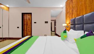 Hotel Golden Palace - Boutique Hotel - Best Rated Hotel - Mathura - 6