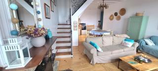 Appartementde charme en duplex face au port de Barfleur - 1