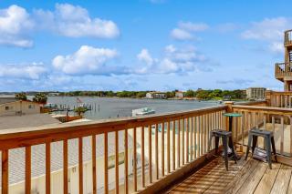 Commodore's Landing 237 - 9