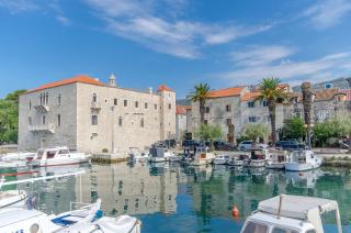 Apartments Castel L - 9