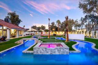 Lazy River Luxe 6 BR Sleeps 16 Pickleball Hot Tub - Glendale - 9