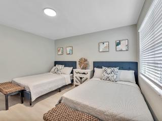 Beachside 1BR Apt - Walk to Hollywood Dania Beach - Dania Beach - 6