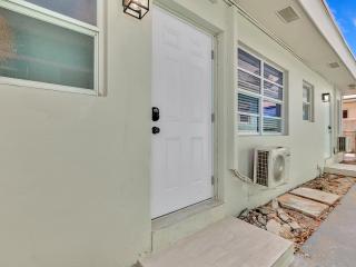 Beachside 1BR Apt - Walk to Hollywood Dania Beach - Dania Beach - 5