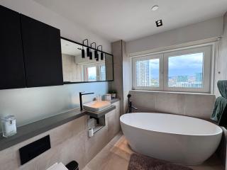 Central London 2 Bedroom Modern Apartment - 4