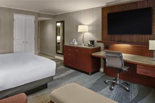 DoubleTree by Hilton Akron Fairlawn - 9