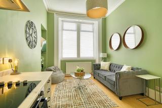 3-Bed Flat Free Parking 10 Mins to City Centre - Glasgow - 9