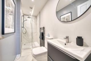 3-Bed Flat Free Parking 10 Mins to City Centre - Glasgow - 5