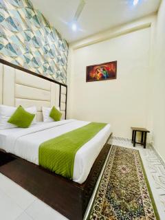 Hotel Urban Zip - Near Taj mahal - Family Affordable Stay - Agra - 0