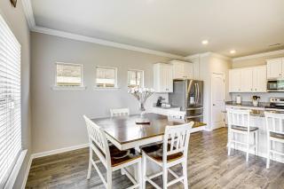 5 Mi to The Square Athens Home with Pool Access! - Athens - 5