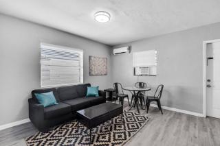 Chic 1BR Getaway Near FLL Airport + 6 MN to Ocean - Dania Beach - 9