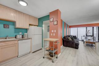 Penthouse with Epic Strip Views - 2Bd & 2Ba - NO RESORT FEES! - 6