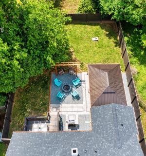 Uptown Oasis, Hot Tub, Swing Chairs, Fire Pit, Gazebo - Charlotte - 2