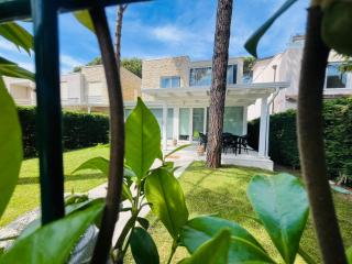 Villa Dëbora, Lura 3 Gjiri i Lalëzit - 0