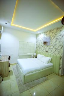 Tranquil Oasis Hotel - Ilado - 9