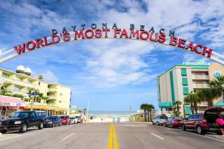 Cozy Beachfront Getaway - Daytona Beach - 9