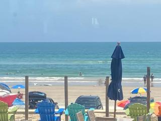 Cozy Beachfront Getaway - Daytona Beach - 7