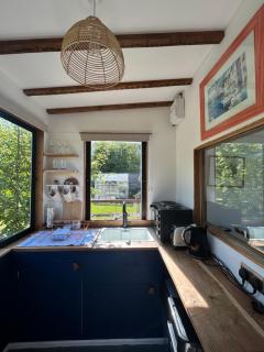 Countryside Garden Summer House - Calne - 6
